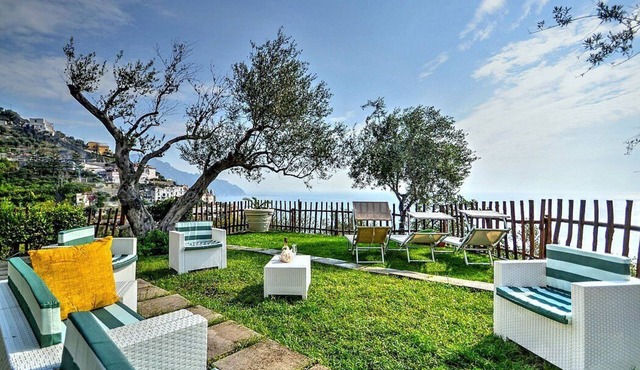 Villa Eufemia: A spacious three-story villa which faces the sun and the sea, with Free WI-FI.