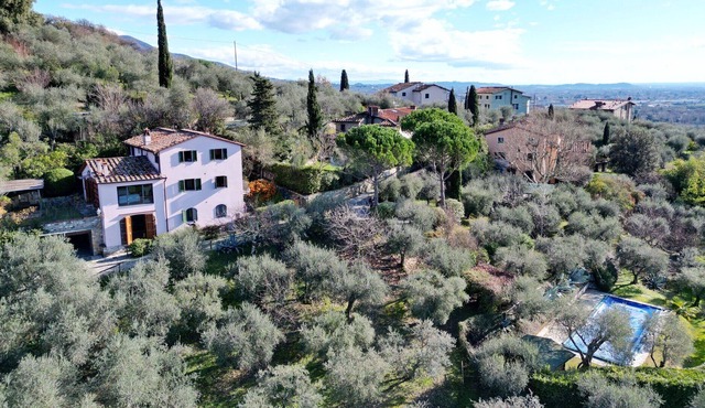 Villa for 10 People, private pool, Lucca
