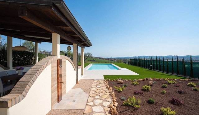 Villa Francesca. Private Pool & Airco. 15 km from the beaches.