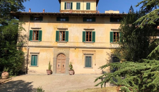 Villa Franchetti - Luxurious Florentine Villa with Swimming Pool