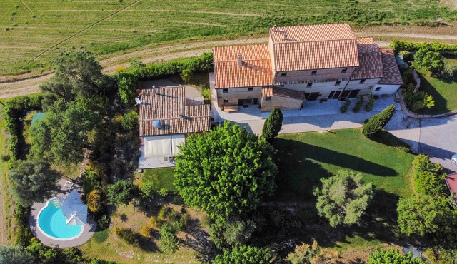 Villa 'Gelso' with Private Pool, Wi-Fi and Air Conditioning