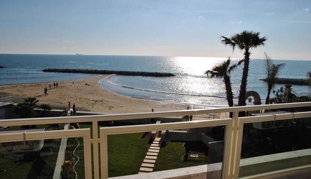 Villa Granchio - sea front villa with beach access