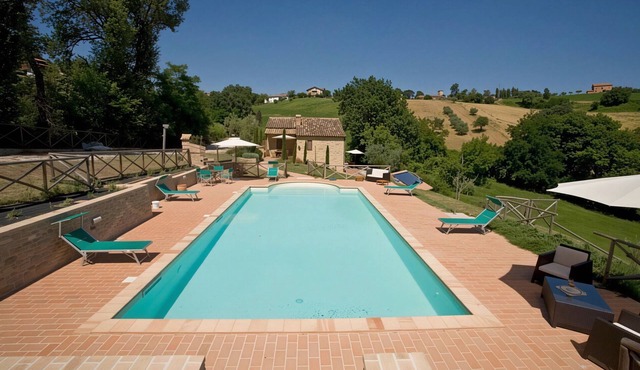 VILLA IL RIGOGOLO - Private Pool in the Hills of the Marche Region