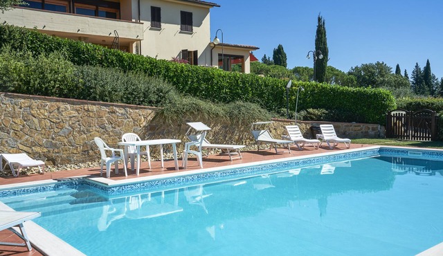 Villa il Borraccio, Appartamento Ciclamino. Piscina e vista panorama nel Chianti