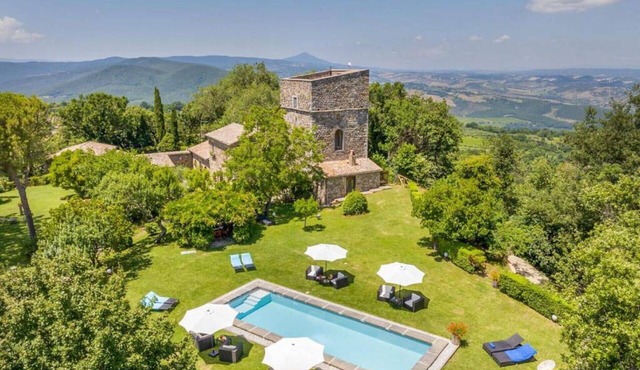 Villa in Castel Viscardo with 5 bedrooms sleeps 10