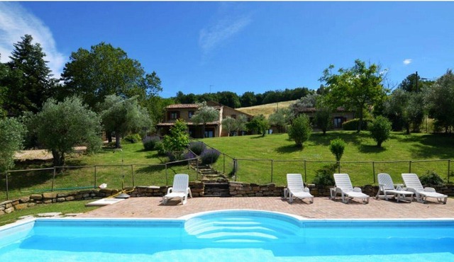 Villa in Gualdo with 6 bedrooms sleeps 15