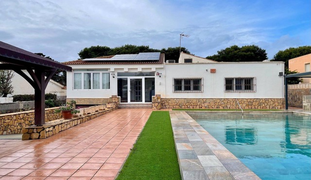 Villa in Roquetas near Beach & Pool