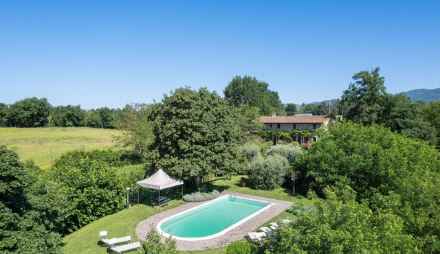 Villa in Rupecanina with 6 bedrooms sleeps 12