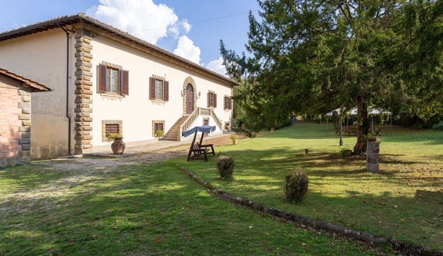 Villa in Vicchio with 10 bedrooms sleeps 20