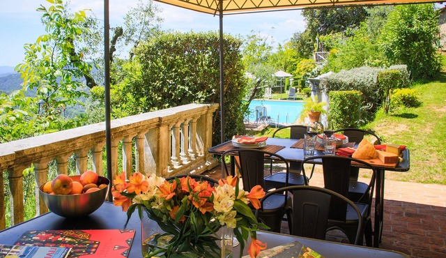 Villa/Independent home in Ponte A Moriano with 6 bedrooms sleeps 14
