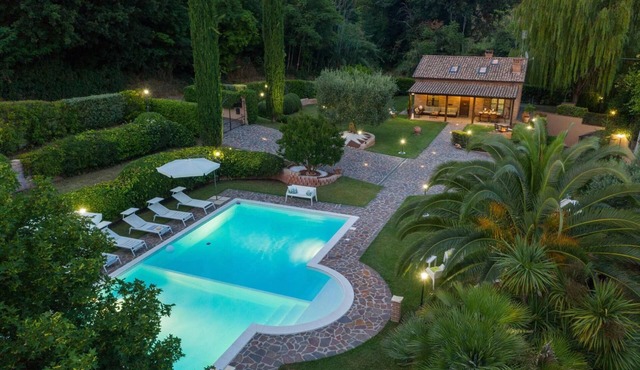 Villa Soleil – 3 bedrooms, pool, pets allowed, A/C, Wi-Fi
