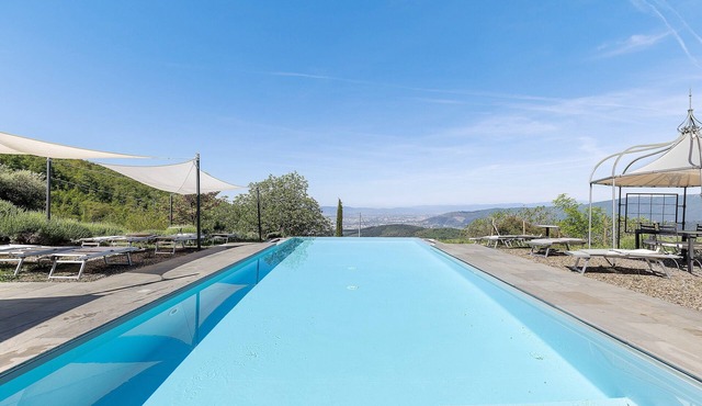 Villa La Torre Tenuta Lonciano with Private Pool, AC and Sauna