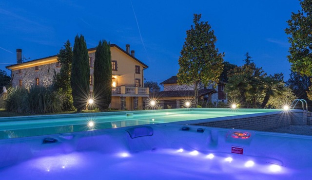 Villa Leone 12+2, Emma Villas