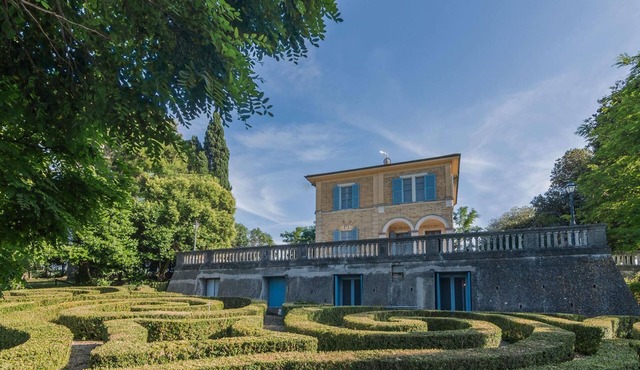 Villa Liberty - Private villa, 4 bedrooms, pool use, airco, wifi, see, Marche