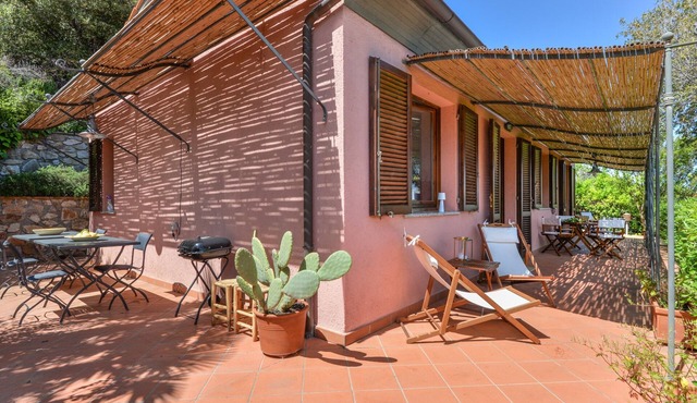 Villa 'Martini' with Sea View, Private Terrace and Wi-Fi