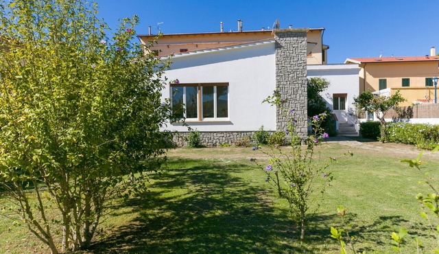 Villa "Mattera" with spacious garden and close to the sea