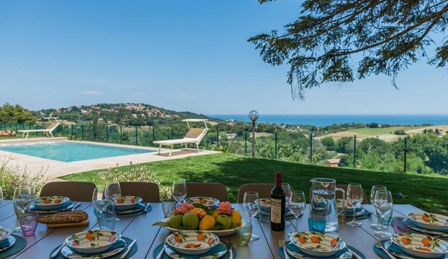 Villa Meer - Private villa, 5 bedrooms, pool, A/C, wifi, hot tub, Marche