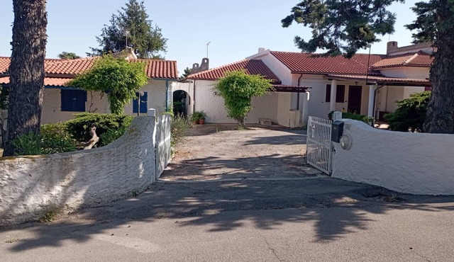Villa mit privatem Garten 1,5 km vom Meer entfernt