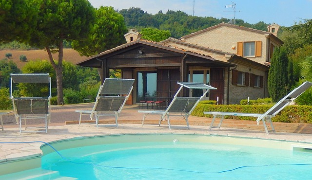 Villa Montegiove, villa with private pool 3Km from the beach in Fano
