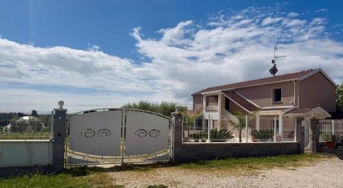 VILLA NATURA