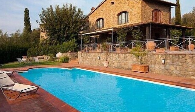 Villa Pagliara: A characteristic and welcoming three-story villa in the characteristic style of the Tuscan countryside, with Free WI-FI.