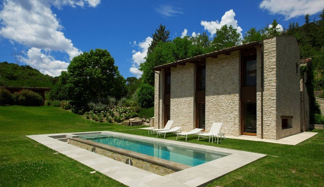 Villa Parco del Principe, ancient hillside house