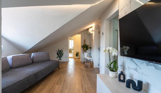 Villa Pra-tu - Mansarda Moderna 2 Camere - P r a t u r e c c i Group