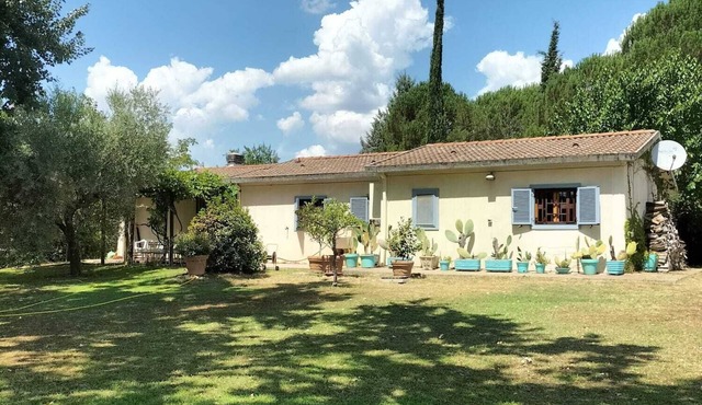 Villa + private pool on Lazio/Umbria border, WiFi, huge garden, beautiful views