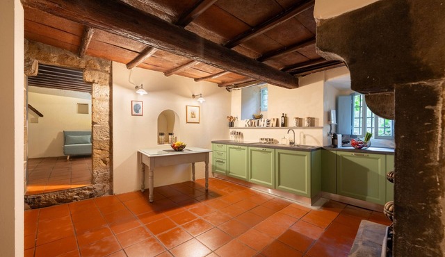 Villa 'San Clemente' on the Florentine hills with Garden and Private Parking and Wi-Fi