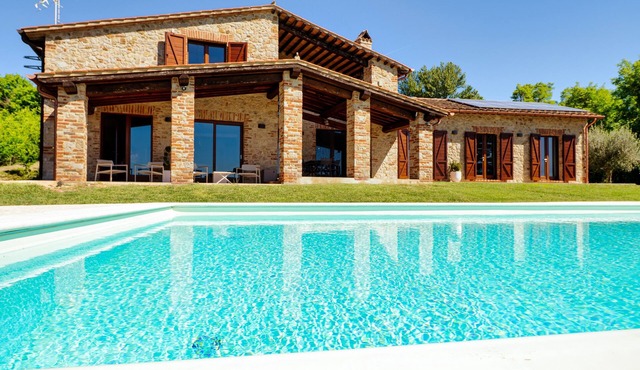 Villa 'San Venanzo – Casale De' Conti' with Pool, Wi-Fi, and Air Conditioning