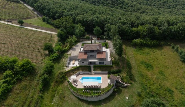 Villa Santoro al Paradiso Verde, Villa intera con Piscina
