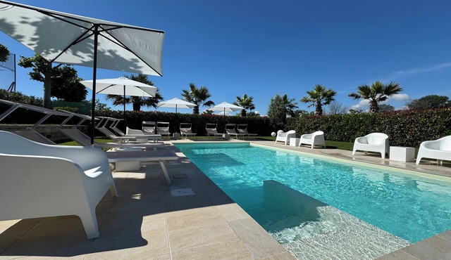 Villa Torrione - ENTIRE VILLA - Modern Design, Private Pool & AirCO