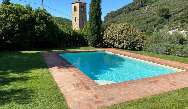 Villa Torre S.Andrea, large and typical rustic house with private pool and view