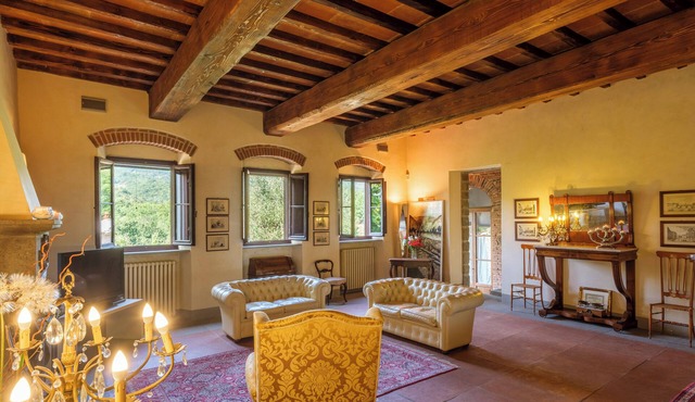 Villa Toscana Luxury Country House. Nestled in the hills, very close to Florence