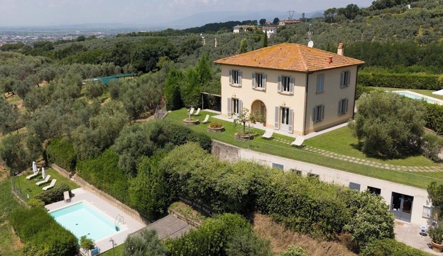 Villa Uliveta in Lamporecchio , Toscana