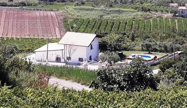 Villa Valle del Sole with pool and view