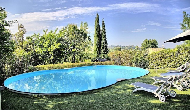 Villa Verdalba: A characteristic and welcoming villa surrounded by the greenery, with Free WI-FI.