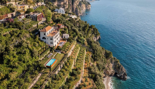 Villa Vettica, a mansion between sea and sky in the heart of the Amalfi Coast.