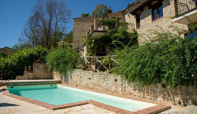 Villa with private pool, stunning views, restaurant and supermarket within walking distance