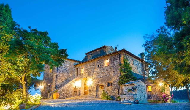 Villa with private pool, air conditioning, billiard, sauna, whirpool near winery