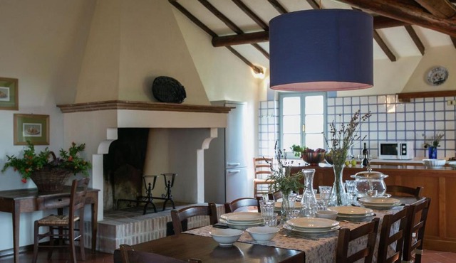 Villa with private swimming pool and spacious garden in the Valdichiana, close to Cortona
