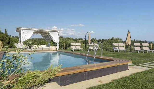 Villa Zara - Four Bedroom Villa, Sleeps 12
