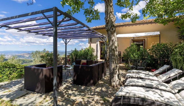 Villanova Lonciano- Villa with private pool in Florence