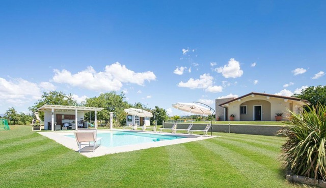 Villino le Viole by VacaVilla