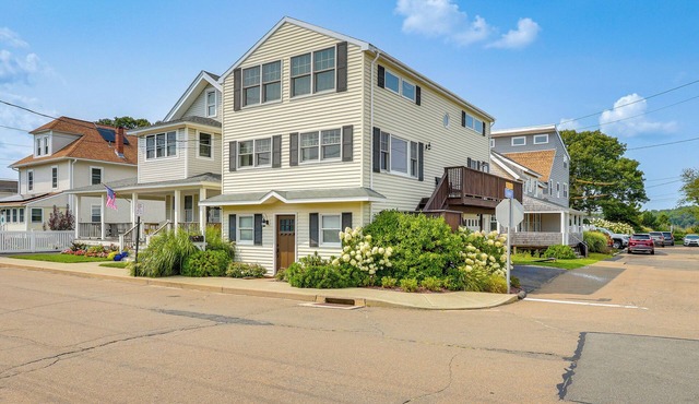 Walk to Beaches: Sunny East Haven Home w/Grill