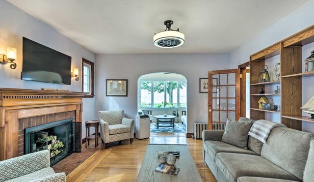 Walkable New Haven Retreat w/Ocean Views!