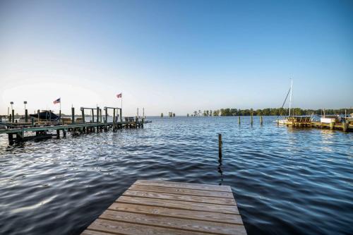 Waterfront Edenton Bay Cottage - Walk to Dtwn