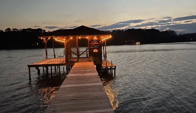 WATERFRONT – Experience Lake Life and Nature with City Convenience!