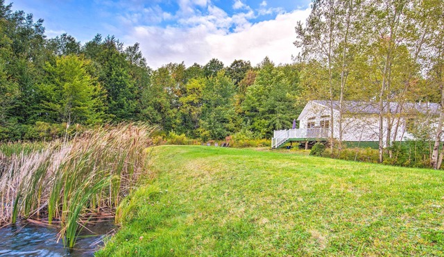 Waterfront Hideaway ~ 3 Mi to Elk Mountain!