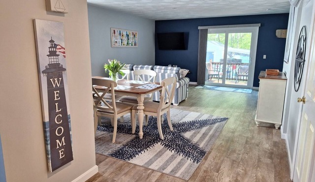 Westerly Getaway- Short drive to the beach, Walk to Downtown Shops & Restaurants
